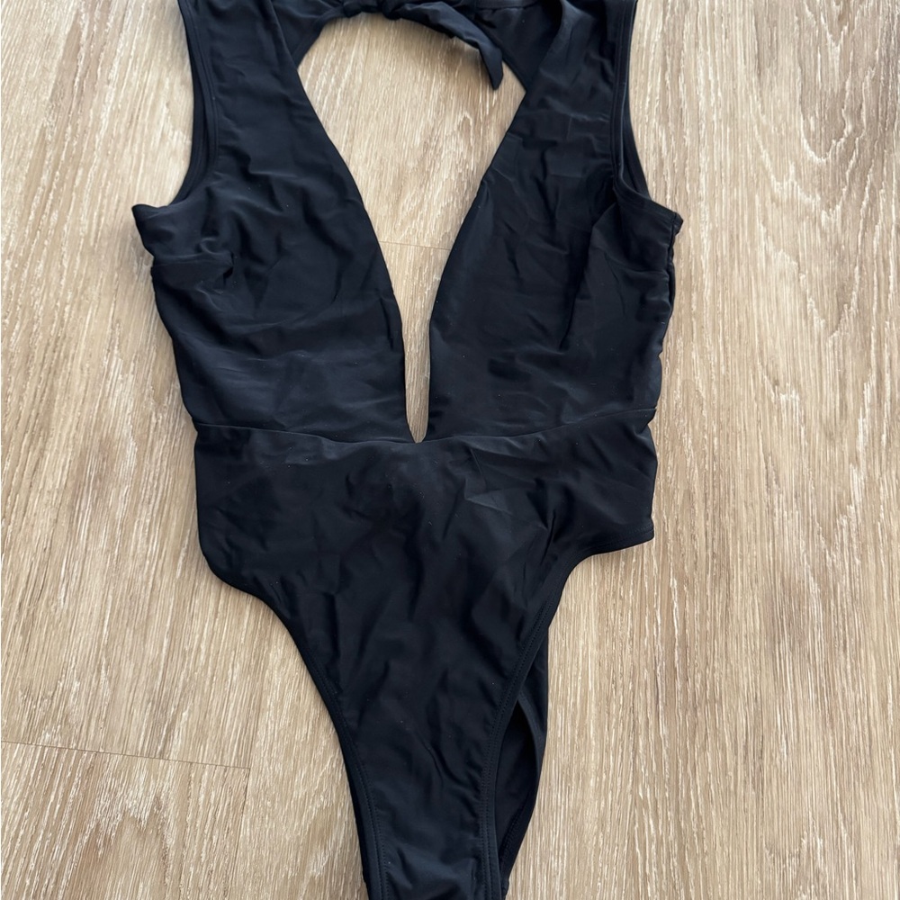 Cupshe NWT black slimming swim suit